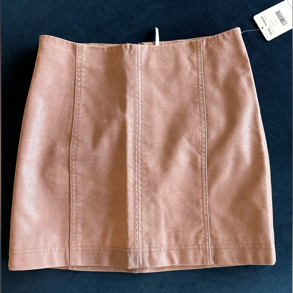 NWT- Purple/mauve free people skirt size 2
